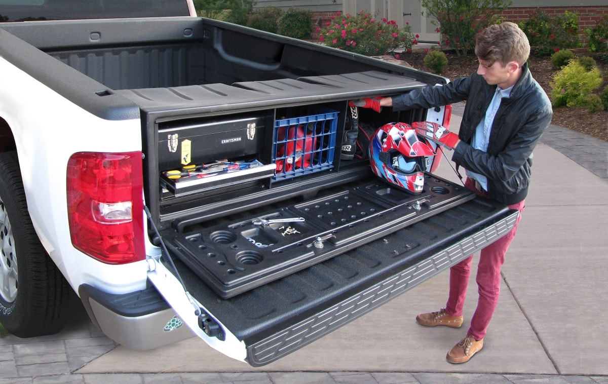 AeroBox - Aerodynamic, removable, rear mounted truck tool box in use